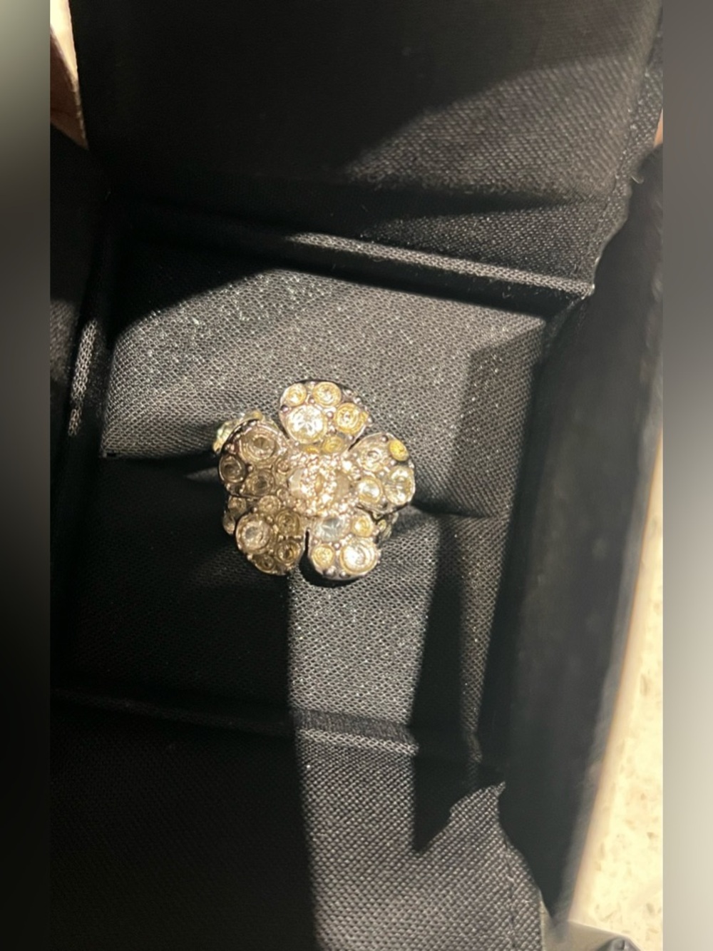 ❌SOLD❌ CHANEL camellia Silver-Tone Crystal Floral Ring - Picture 2 of 7